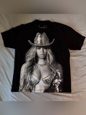 Beyoncé Cowgirl Renaissance World Tour 2023 Graphic Tee Merch Size L